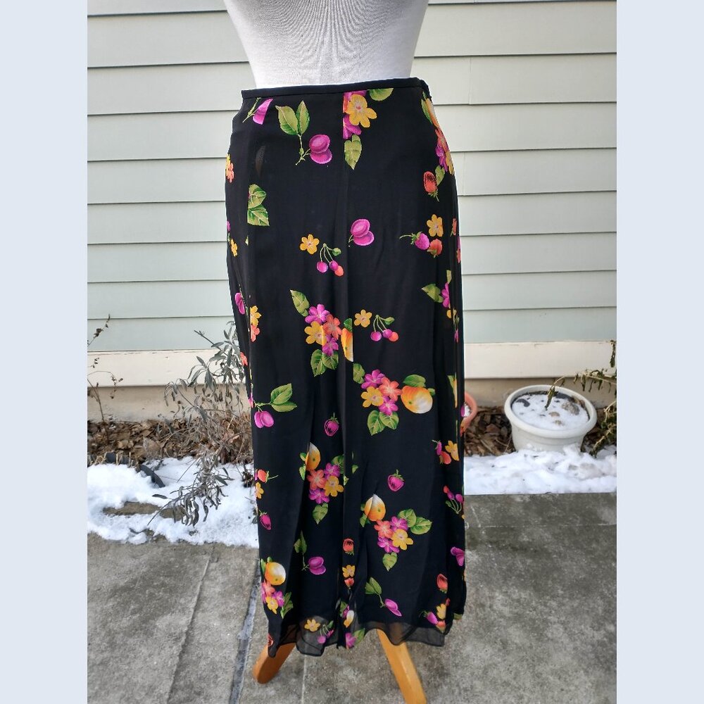 Skirt: silk, black, botanical print, 7" side zip. Size 4 - by Dana Buchman